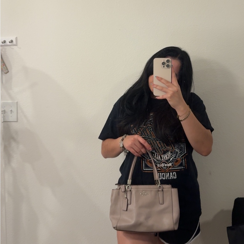 Coach tan leather bag luxury